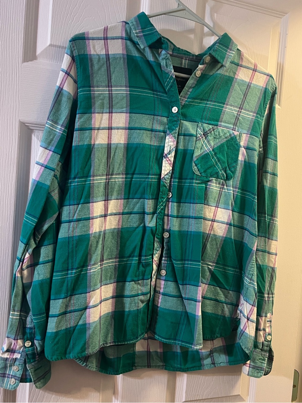 American Eagle Outfitters Green Plaid Button-Up Shirt